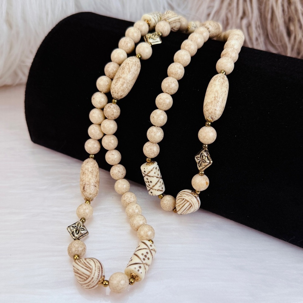 Bohemian Chic Beaded Necklace in Cream and Goldtones